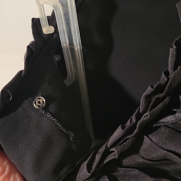 Ann Taylor black silk sleeveless ruffled blouse - Picture 6 of 6